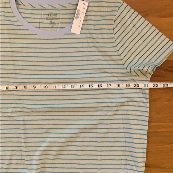 ⭐️ J Crew women’s XL striped T, green and yellow, NWT - Picture 4 of 5